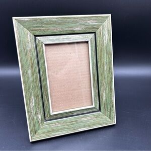 Frame made of Recycled Materials Green 7.5” x 9.5”